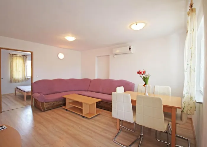 아파트 With A Parking Space Stinjan, - 14106