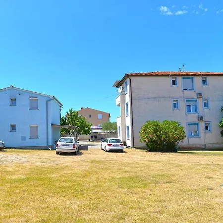 With A Parking Space Stinjan, - 19643 Apartment Pula