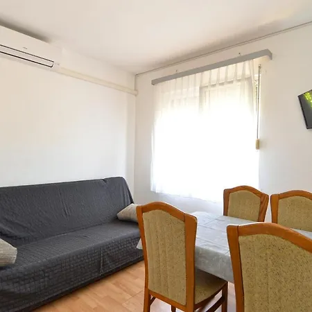 With A Parking Space Stinjan, - 19643 Apartment Pula
