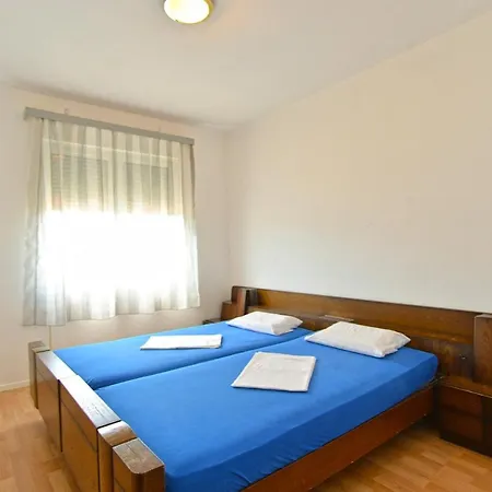 With A Parking Space Stinjan, - 19643 Apartment *