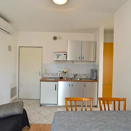 With A Parking Space Stinjan, - 19643 Apartment