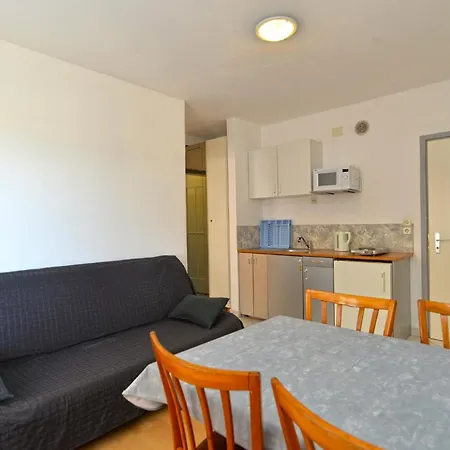 With A Parking Space Stinjan, - 19643 Apartment