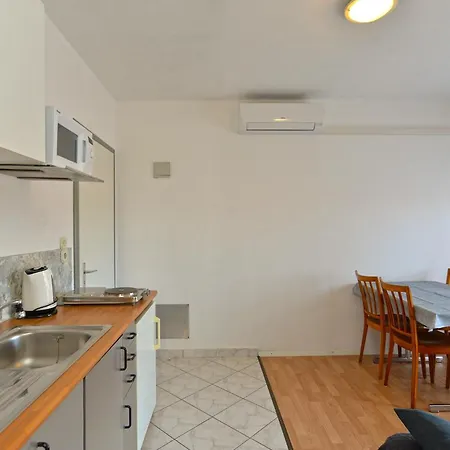 Apartment With A Parking Space Stinjan, - 19643 Pula