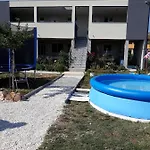 With A Parking Space Stinjan, - 14106 Πούλα