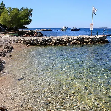 With A Parking Space Stinjan, - 14106 Πούλα