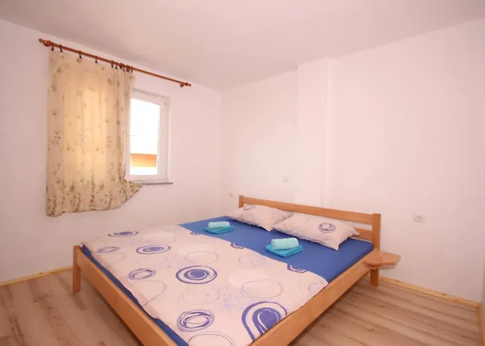 With A Parking Space Stinjan, - 14106 Pula