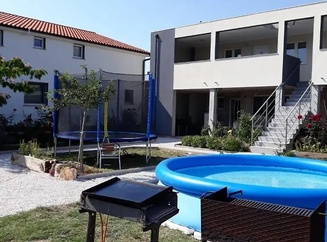 With A Parking Space Stinjan, - 14106 Appartement *