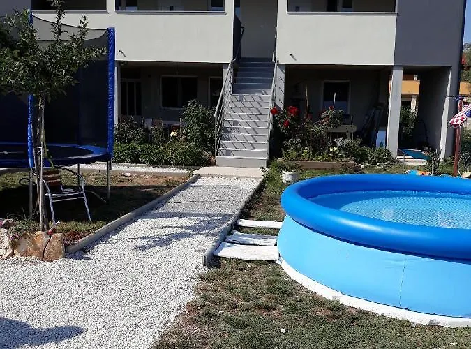 With A Parking Space Stinjan, - 14106 Pula