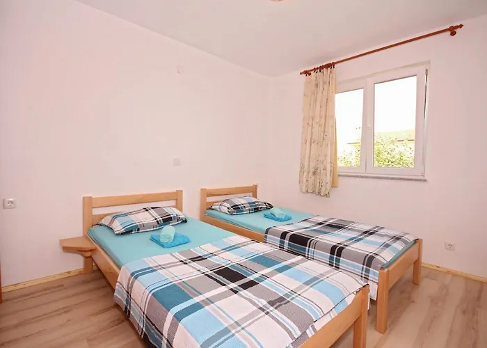 With A Parking Space Stinjan, - 14106