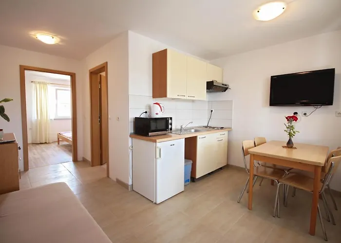 With A Parking Space Stinjan, - 14106 Appartement